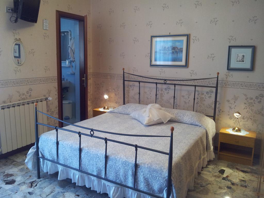 Meuble Al Ponte Hotel Grado Cameră foto